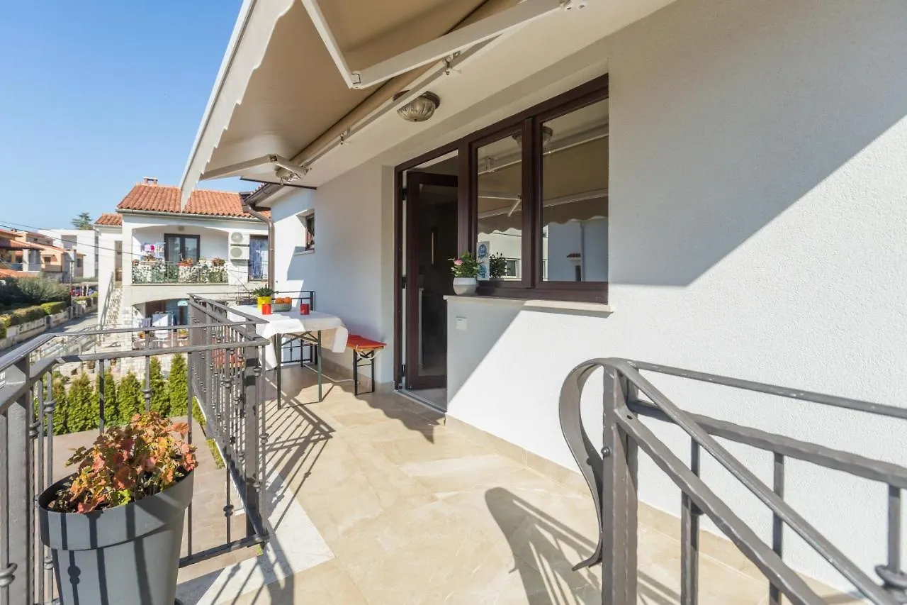 Alex Deluxe Apartments On Beach Poreč Kroatië