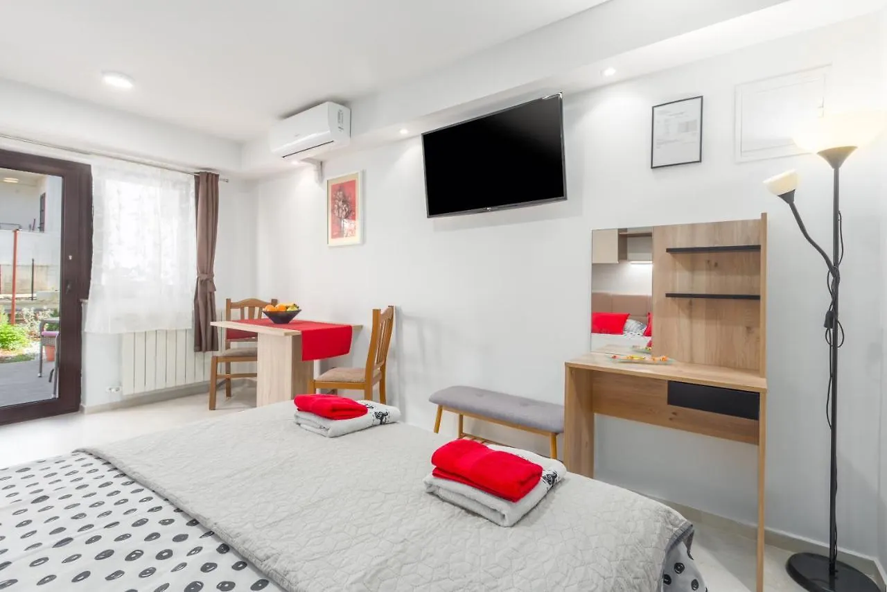 Alex Deluxe Apartments On Beach Poreč Kroatië