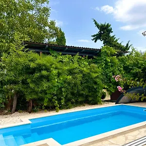 Bokalu With Private Pool Appartamento